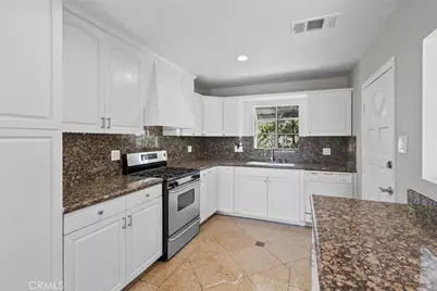 7135 Geyser Avenue, Reseda, CA 91335 - Photo 5