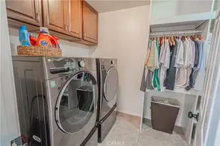 23678 White Oak Ct, Newhall, CA 91321 - Photo 27