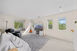 29027 Raintree, Saugus, CA 91390 - Photo 25