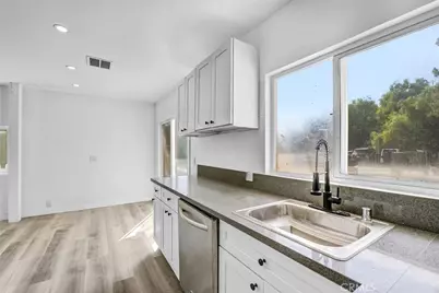 107 Ventura, Chatsworth, CA 91311 - Photo 19