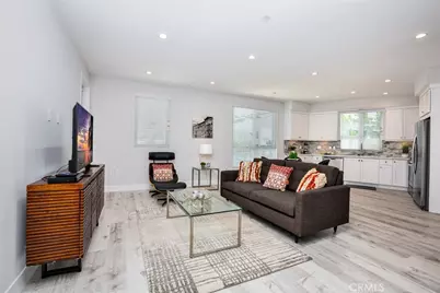 10718 Acama Street #401, Studio City, CA 91602 - Photo 13