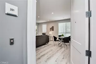 10718 Acama St, Studio City, CA 91602 - Photo 3