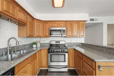 22038 Vanowen St. #215, Woodland Hills, CA 91303 - Photo 15