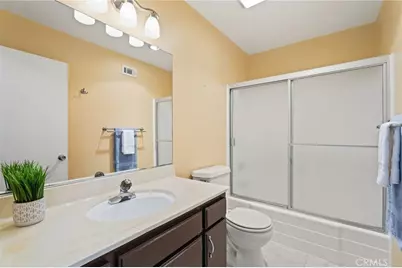 22038 Vanowen St. #215, Woodland Hills, CA 91303 - Photo 19