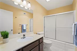 22038 Vanowen St, Woodland Hills, CA 91303 - Photo 19