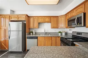 22038 Vanowen St, Woodland Hills, CA 91303 - Photo 17