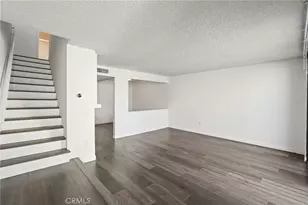 22038 Vanowen St, Woodland Hills, CA 91303 - Photo 7