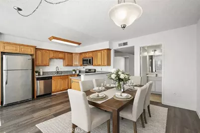 22038 Vanowen St. #215, Woodland Hills, CA 91303 - Photo 5