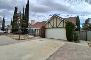 566 E Ave R8, Palmdale, CA 93550 - Photo 9