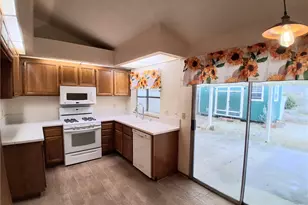 566 E Ave R8, Palmdale, CA 93550 - Photo 15