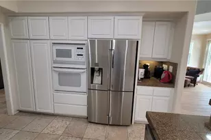24600 Avignon, Valencia, CA 91355 - Photo 9