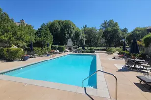 24600 Avignon, Valencia, CA 91355 - Photo 29