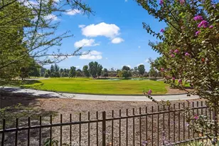 24600 Avignon, Valencia, CA 91355 - Photo 25