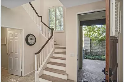 24600 Avignon, Valencia, CA 91355 - Photo 3