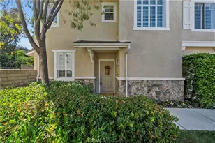 28330 Medlar Dr, Valencia, CA 91354 - Photo 3