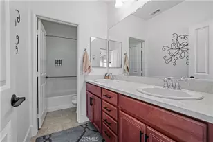 28658 Farrier Dr, Valencia, CA 91354 - Photo 37