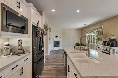 19639 Ellis Henry, Newhall, CA 91321 - Photo 7