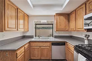 20065 Ave Of The Oaks, Newhall, CA 91321 - Photo 17