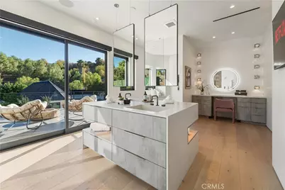 20620 Chatsboro Drive, Woodland Hills, CA 91364 - Photo 37