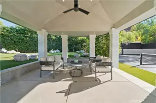 20620 Chatsboro Dr, Woodland Hills, CA 91364 - Photo 65