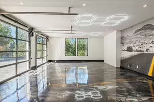 20620 Chatsboro Dr, Woodland Hills, CA 91364 - Photo 73