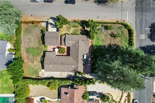 23003 Mariano St, Woodland Hills, CA 91367 - Photo 37