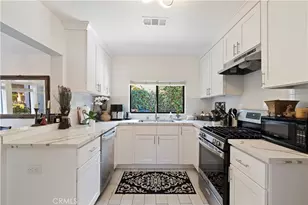 23003 Mariano St, Woodland Hills, CA 91367 - Photo 13