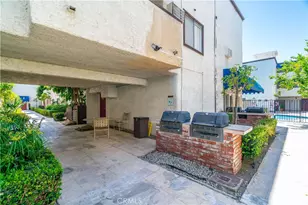 18530 Hatteras St, Tarzana, CA 91356 - Photo 11