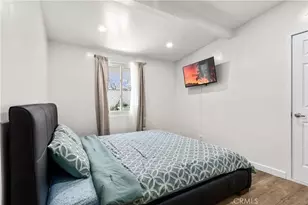 6535 Mary Ellen Ave, Los Angeles, CA 91401 - Photo 11