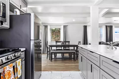 6535 Mary Ellen Avenue, Los Angeles, CA 91401 - Photo 5