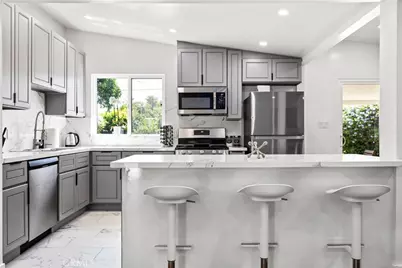 6535 Mary Ellen Avenue, Los Angeles, CA 91401 - Photo 7