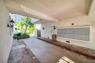 18601 Collins St, Tarzana, CA 91356 - Photo 35