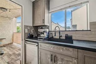 13617 Valerio St, Van Nuys, CA 91405 - Photo 9