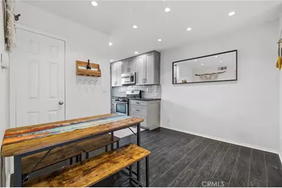 13617 Valerio Street #C, Van Nuys, CA 91405 - Photo 7