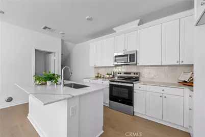 9423 1/2 N Sepulveda Blvd. #4, North Hills, CA 91343 - Photo 1