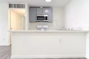 8601 International Ave, Canoga Park, CA 91304 - Photo 5