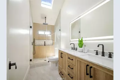 7107 Cozycroft, Winnetka, CA 91306 - Photo 9