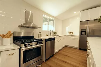 13670 Garrick Avenue, Sylmar, CA 91342 - Photo 3