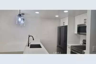 1745 Camino Palmero #527, Los Angeles, CA 90046 - Photo 9