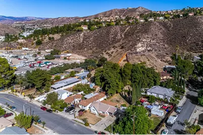 17610 Scherzinger Lane, Canyon Country, CA 91387 - Photo 21