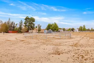 6818 W Ave A2, Lancaster, CA 93536 - Photo 35