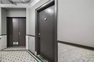 215 W 7th St, Los Angeles, CA 90014 - Photo 27