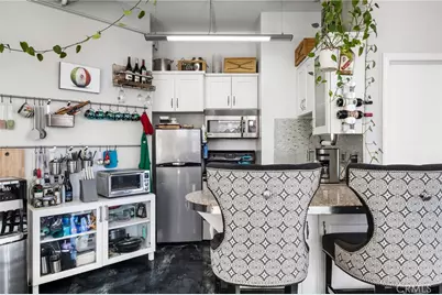 215 W 7th Street #1008, Los Angeles, CA 90014 - Photo 17