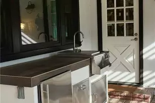 1406 W Valleyheart, Burbank, CA 91506 - Photo 43