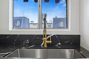 18530 Hatteras St, Tarzana, CA 91356 - Photo 13