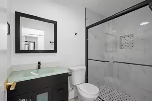 18530 Hatteras St, Tarzana, CA 91356 - Photo 17