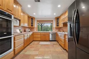 7254 Studio Rd, Canoga Park, CA 91304 - Photo 9