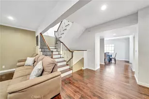 24420 Victory, Woodland Hills, CA 91367 - Photo 5