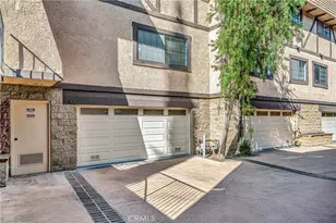 24420 Victory, Woodland Hills, CA 91367 - Photo 49