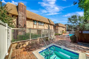 24420 Victory, Woodland Hills, CA 91367 - Photo 43